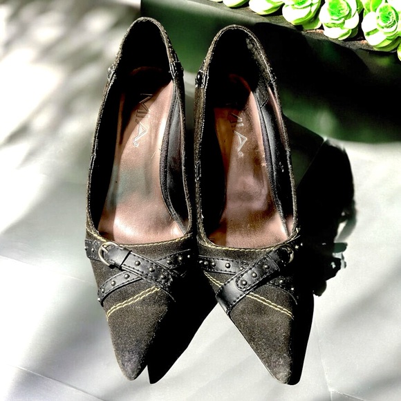 Mia Black Suede Pointy Toe Heel - Picture 7 of 16